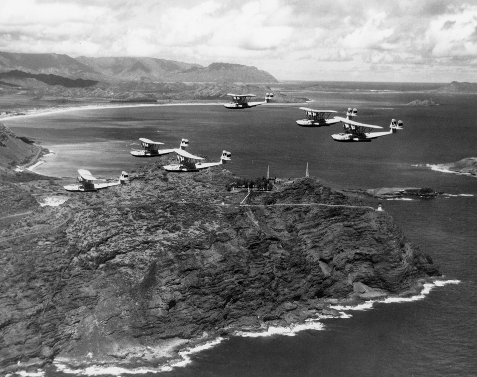 VP-10 approaching Oahu